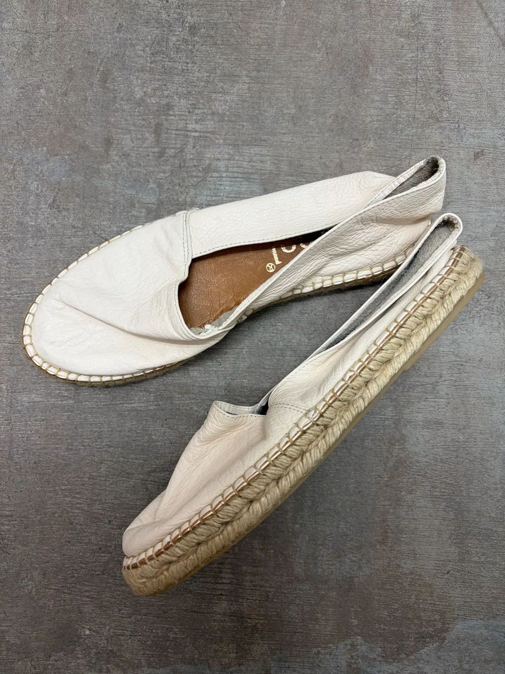 Scarpe da donna: Ungetragene Espadrilles, Leder weiss,  Grösse 39 – Nuovo (secondo la descrizione) da Uitikon Waldegg venduto da SanjaR 1