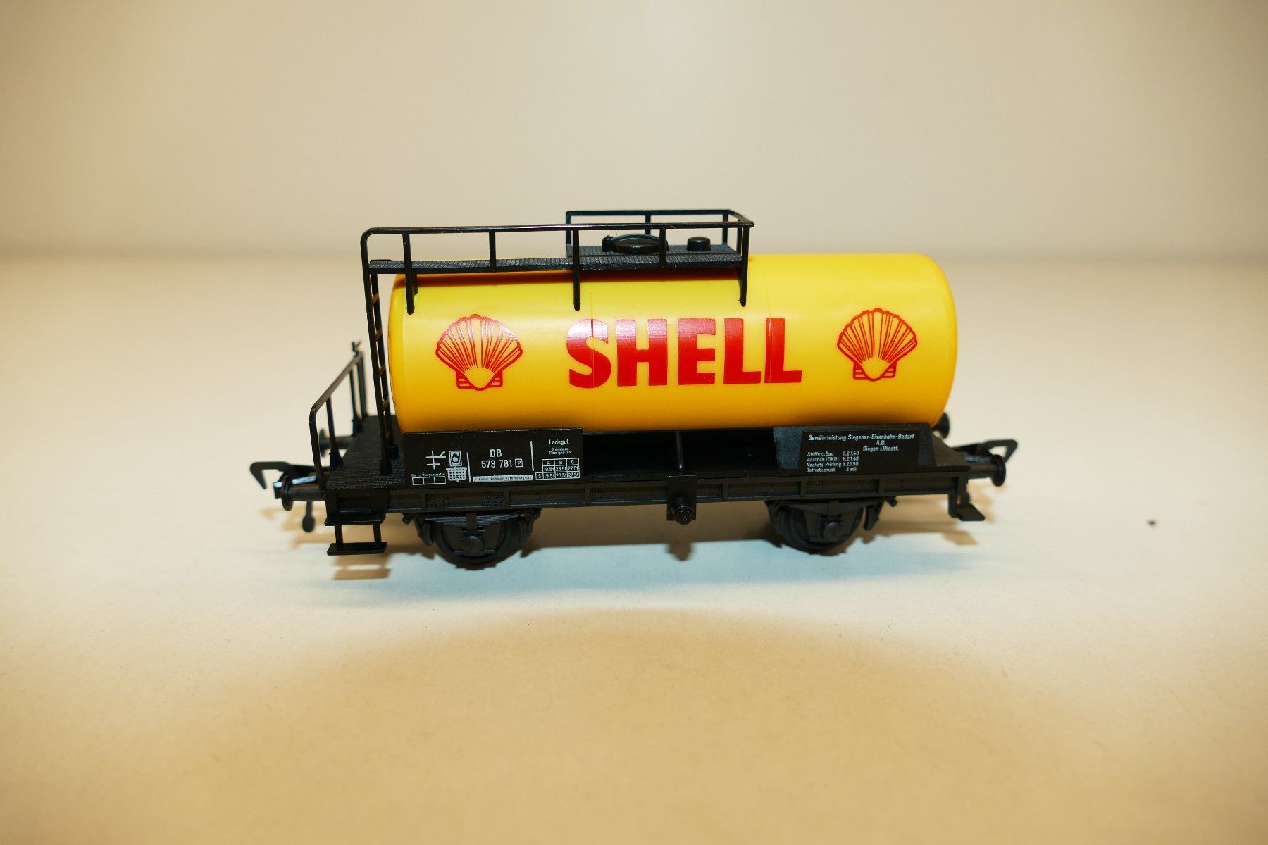 Fleischmann Modellini di ferrovie: Fleischmann H0: DB Kesselwagen Shell – Nuovo (secondo la descrizione) da Niederhasli venduto da rail-duerst 1