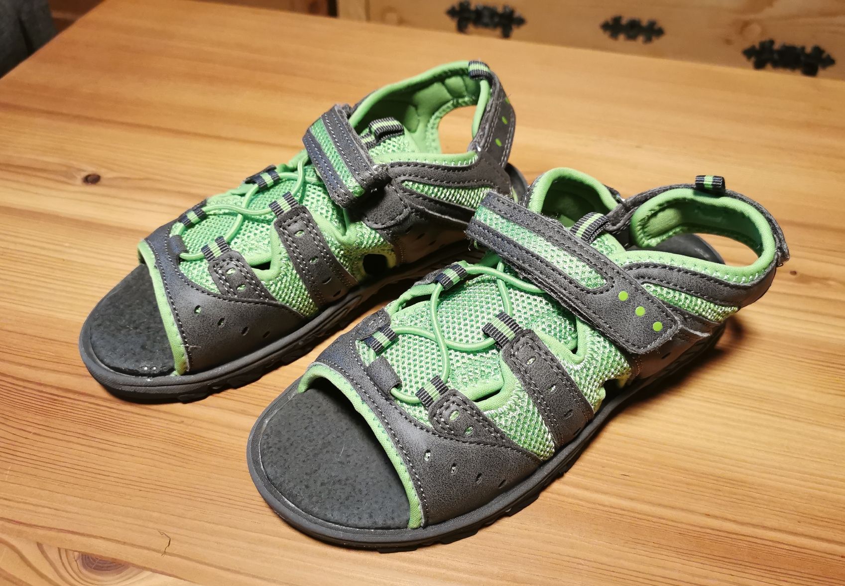 Scarpe per ragazzi: Sandalen Grösse 35 – Usato da Grünenmatt venduto da ras_7ksp