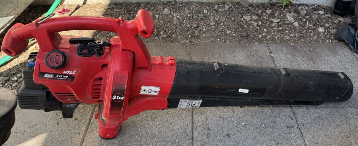 Mtd Soffiatori & Aspiratori per foglie: Laubbläser/ Laubsauger, MTD BV3100, Benzin – Usato da Oberried Brienz venduto da Susie1988