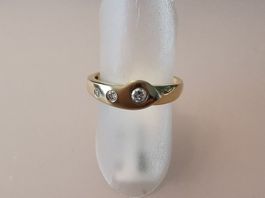 750/--  Gold mit Brillanten