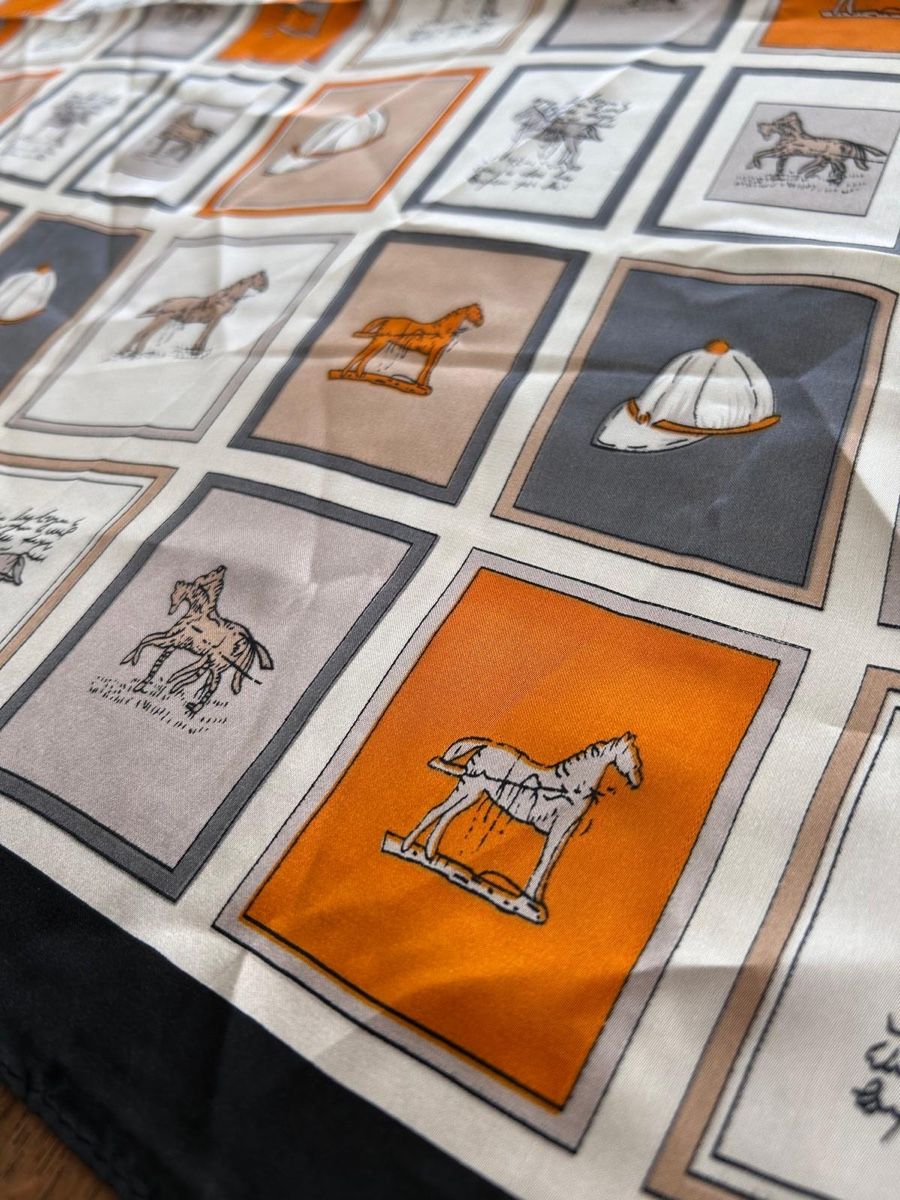 Foulards, Tücher & Schals: Wunderschönes Halstuch mit Pferdemotiven – Neu (gemäss Beschreibung) aus Rickenbach ZH von nathifa 1