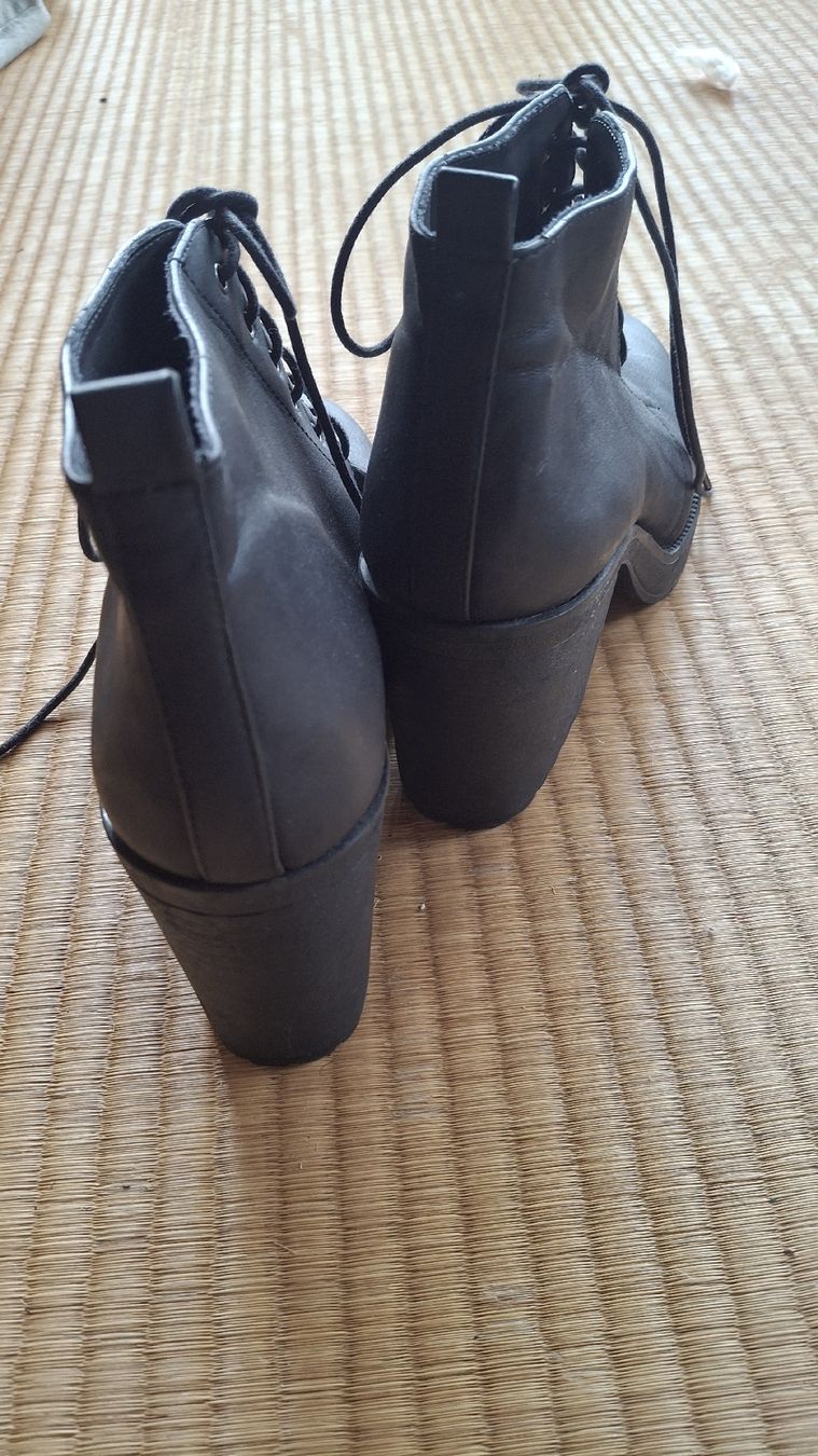 Damenschuhe: Schwarze Schnürboots Gr. 39, Leder, Blockabsatz – Gebraucht aus Brienz BE von mondchatz1 3