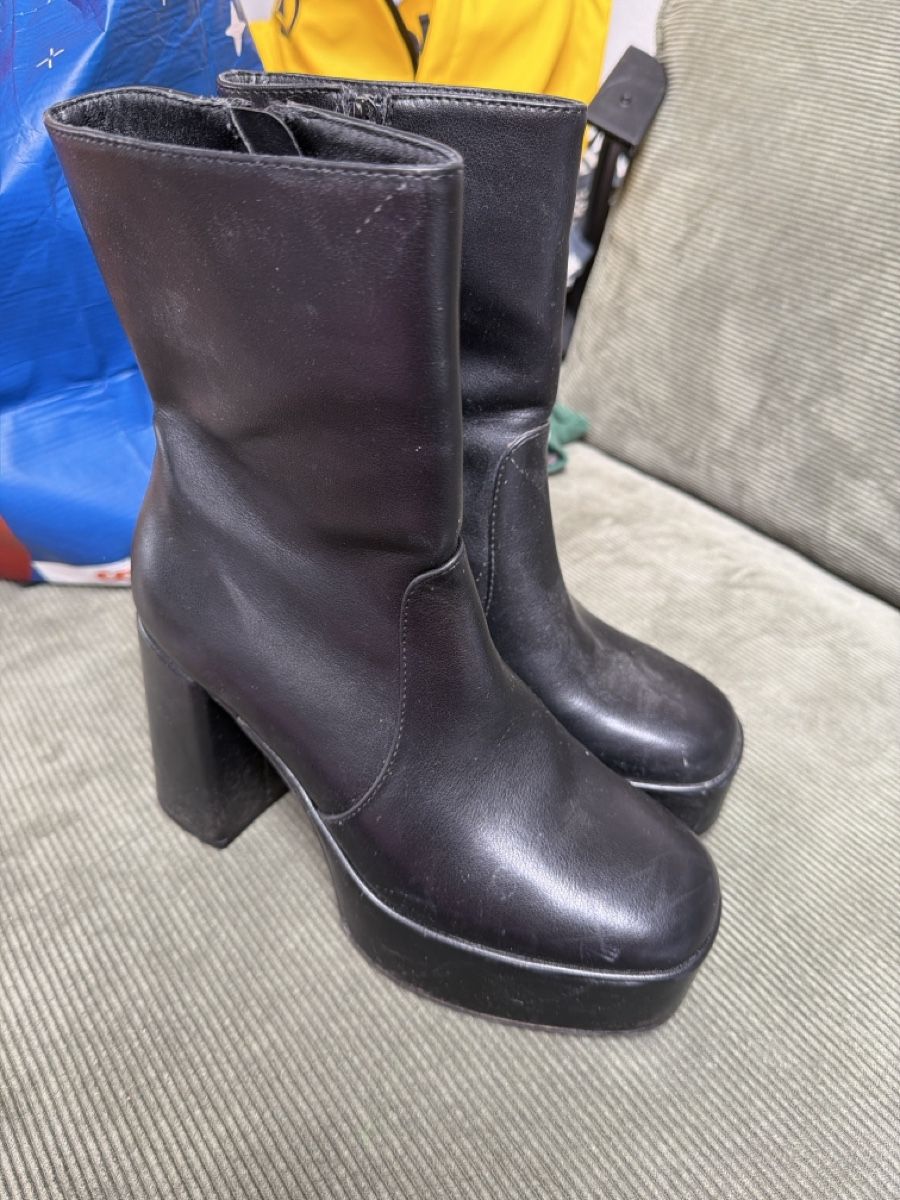 Damenschuhe: Platform Boots, Black, Size 37 – Gebraucht aus Zollikerberg von Sergej_12