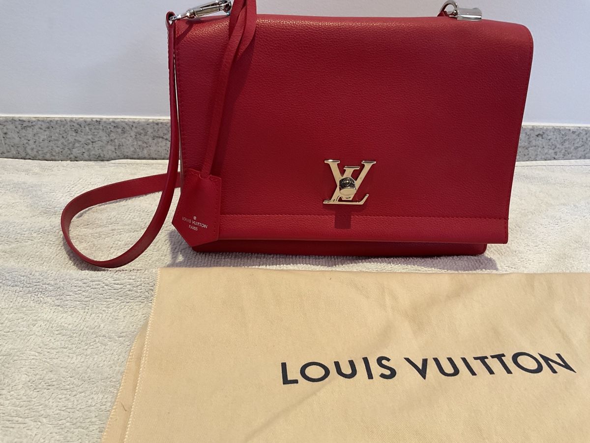 Louis Vuitton Borse da donna: Louis Vuitton Lockme II RUBIS – Nuovo (secondo la descrizione) da Triesen venduto da Klarsicht64