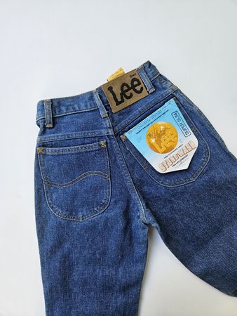 Echte 90s Vintage Lee Jeans | Bundweite 26cm und langes Bein
