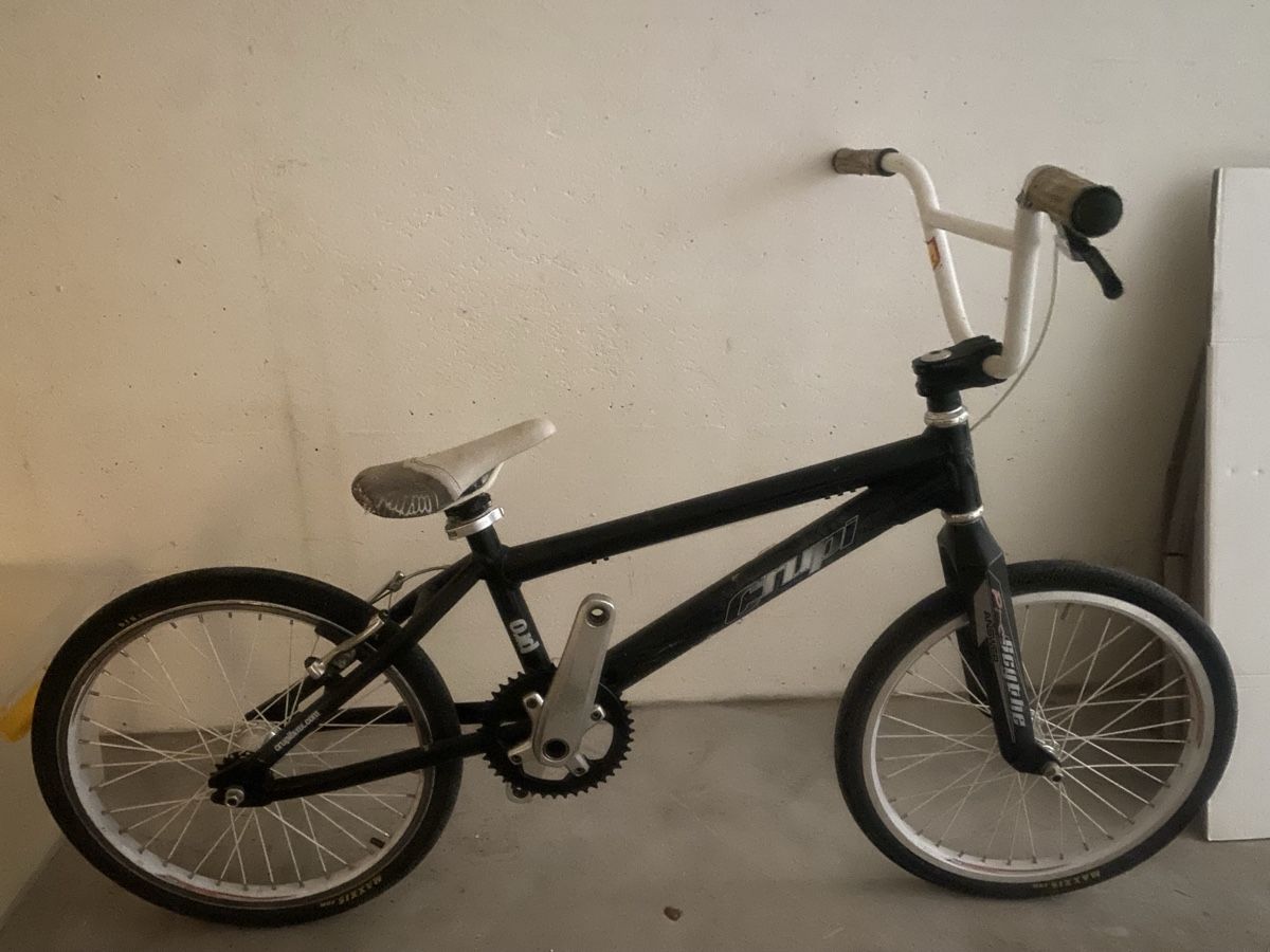 Vélos: Vélo BMX Crupi taille pro – D'occasion à Zürich par fcvan