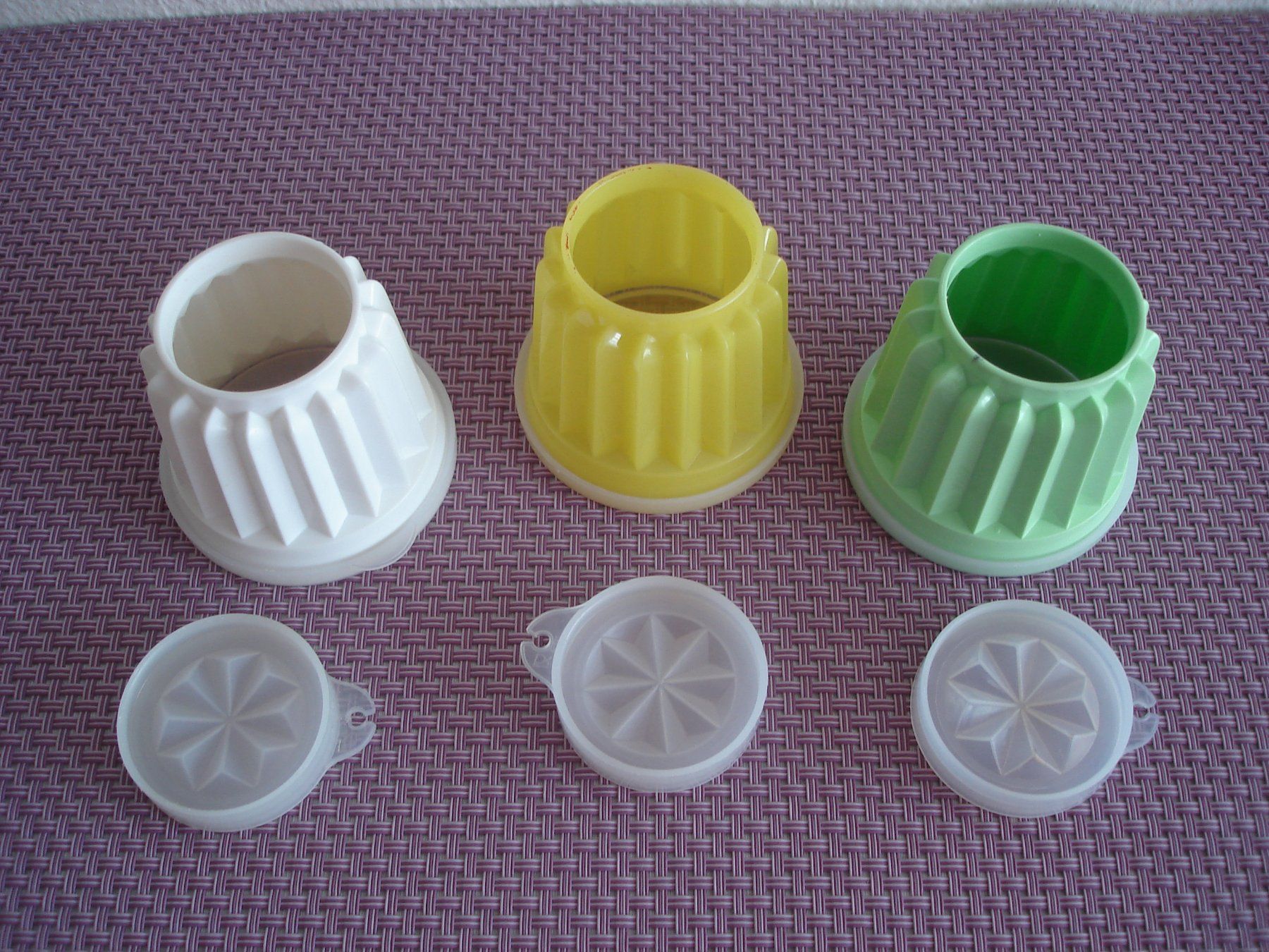 Tupperware Contenitori & Simili: 8 Vintage Tupperware Puddingförmchen 1970er Jahre – Usato da Regensdorf venduto da anna059 3