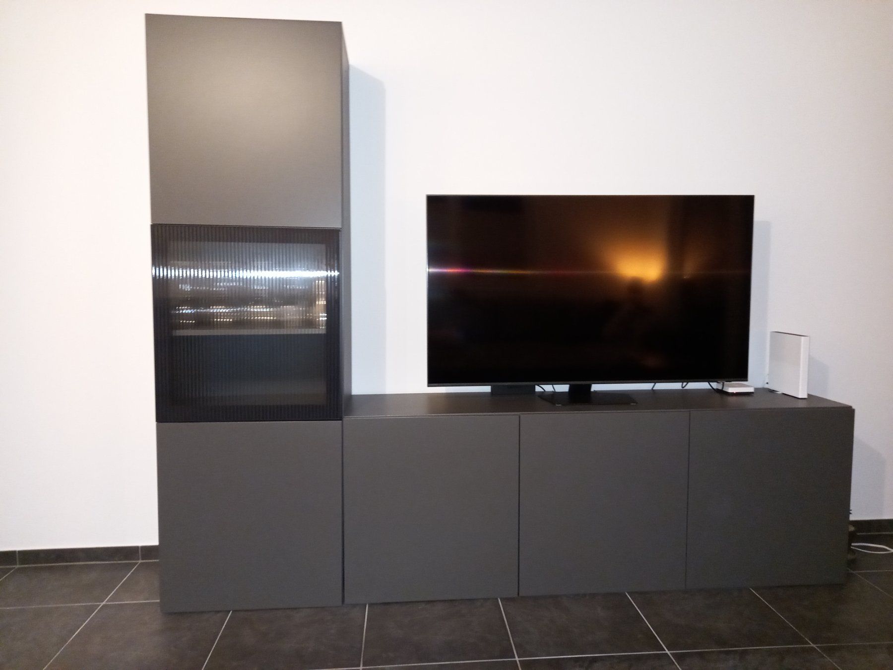 Ikea Mobili TV: Wohnwand mit Lowboard – Usato da Kölliken venduto da luk_92z9