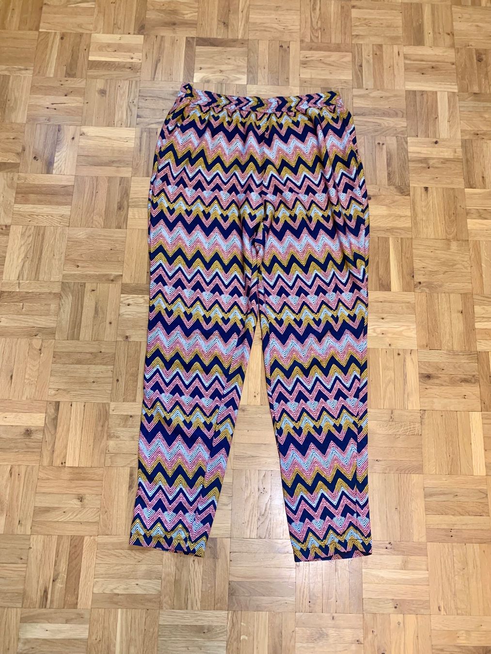 Only Hosen: Leichte Hose von Only Gr S 36 – Gebraucht aus Zizers von dalaub