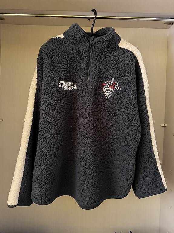 Pulls & Sweat-shirts: Stranger Things Primark – Neuf avec emballage d'origine à Suhr par roc_2skg 1