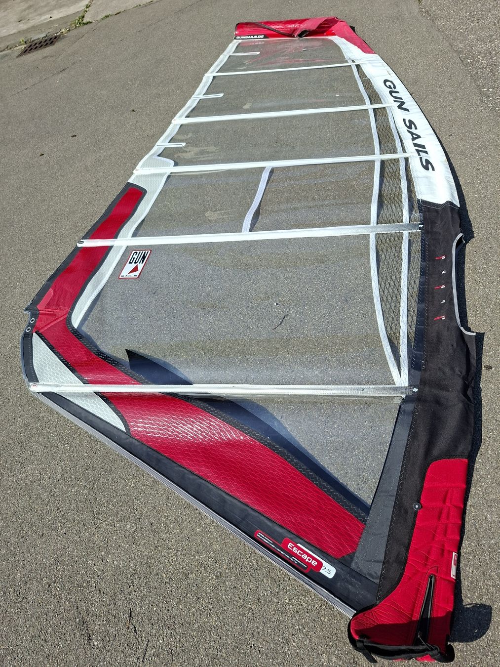 Surfen: Segel Gun Sails Escape 7.5m – Gebraucht aus Fällanden von Nmustang