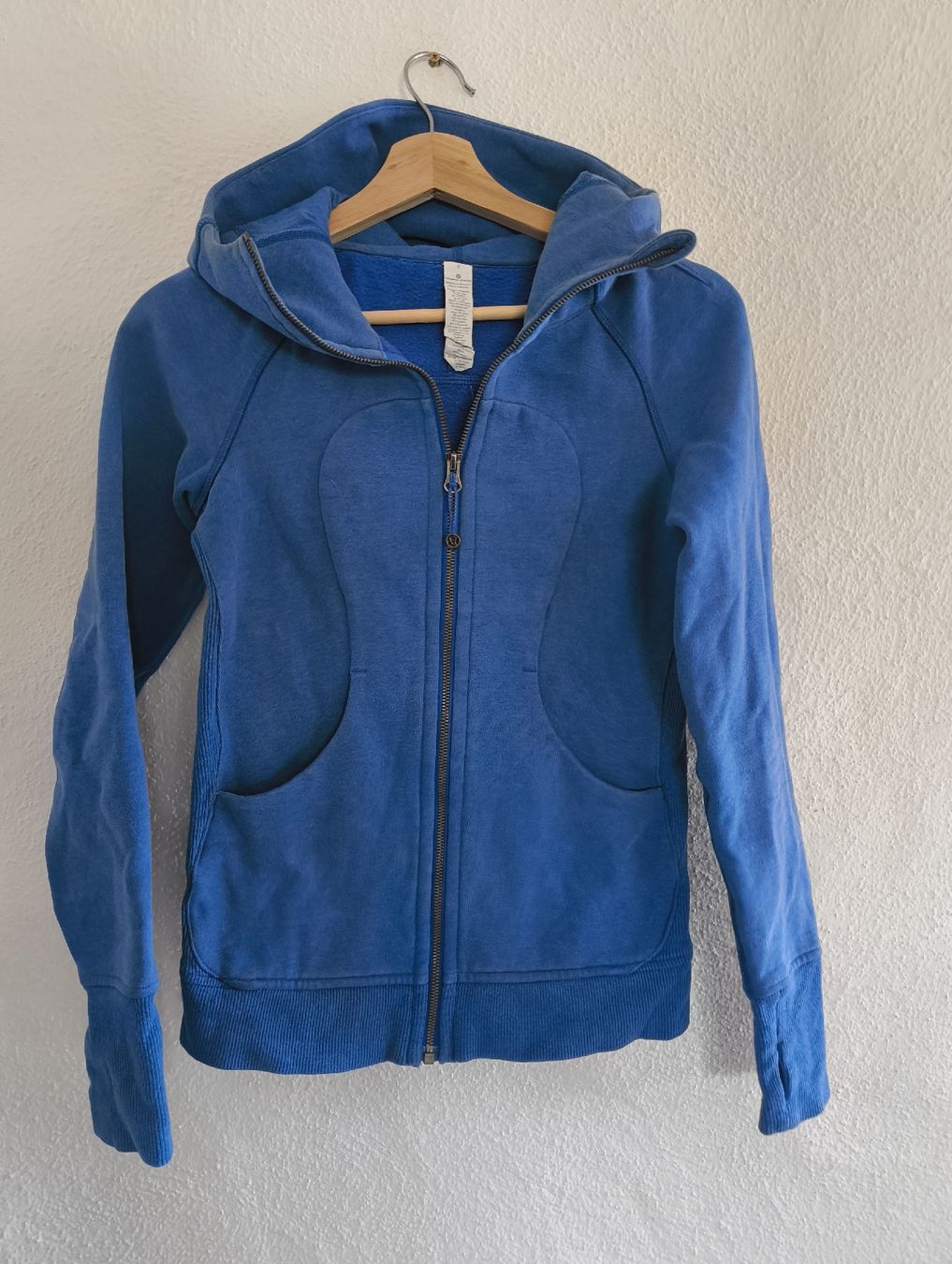 Lululemon Maglioni & Felpe: Lululemon Scuba Hoodie – Usato da Stein am Rhein venduto da DaOhana
