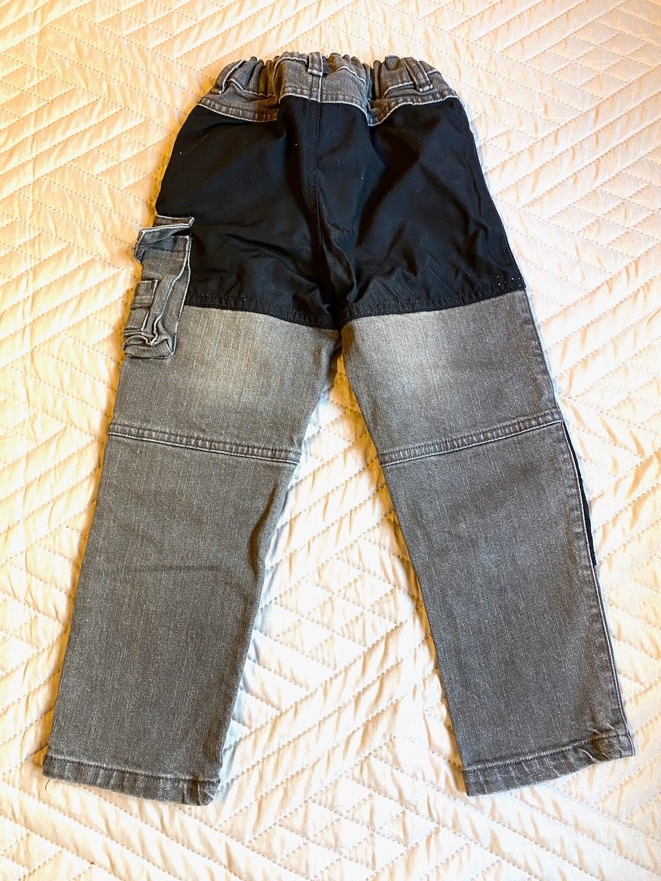 Pantalons: Kinder Cargo Freizeithose in Gr. 110, neu – D'occasion à Uster par ros_pym8 1
