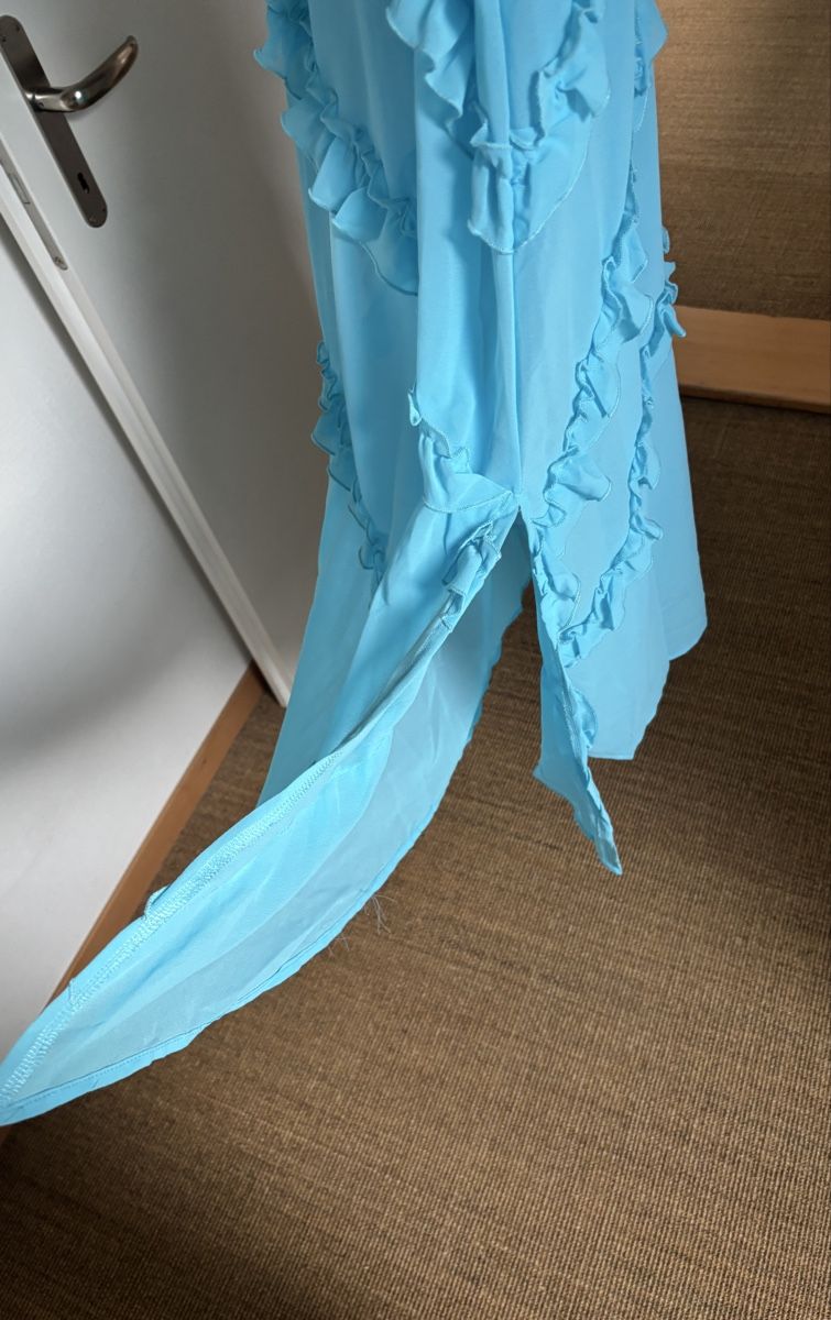 Vestiti: Maxikleid hellblau mit Rüschen und Schlitz Grösse M – Nuovo e nell'imballaggio originale da Wald ZH venduto da ann_t6hs 2