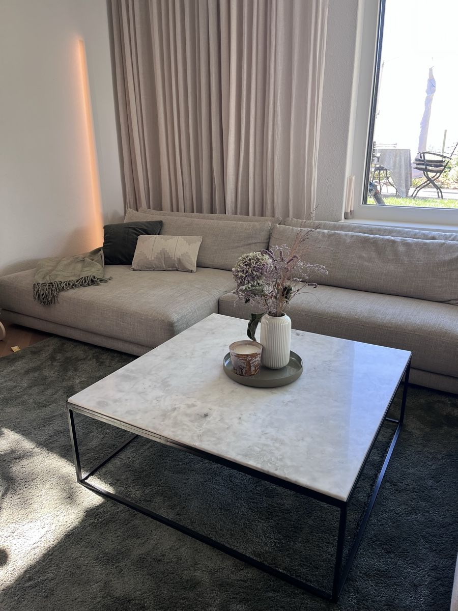 Tavoli: Marmor Couchtisch 100x100 – Usato da Geroldswil venduto da carmen_mira