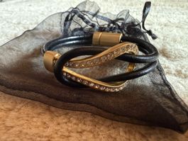 Elegantes Lederarmband mit Schmuckelementen, ungetragen