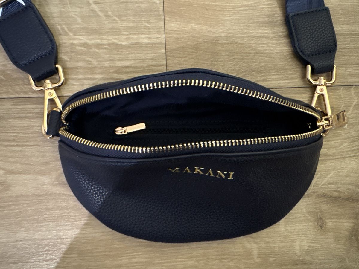 Borse da donna: Makani Chest Bag, dunkelblau – Nuovo e nell'imballaggio originale da Wil SG venduto da Deborah1997 1