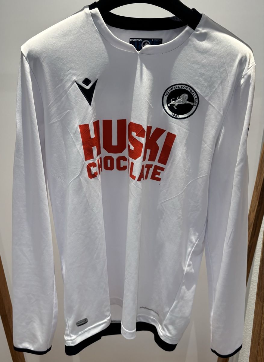 Canottiere & Pantaloni: Millwall FC Jersey size S  – Nuovo (secondo la descrizione) da Zürich venduto da william933