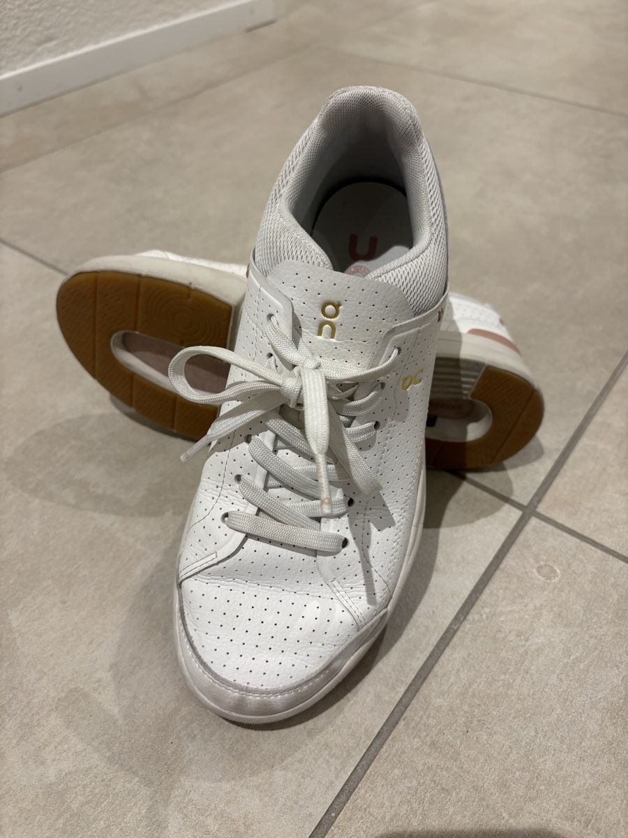 On Scarpe da donna: On The Roger Damen Sneaker Gr.39 – Usato da Sarmenstorf venduto da mel_s5k6