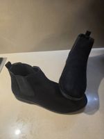 Bottines noires - Style daim / P. 38