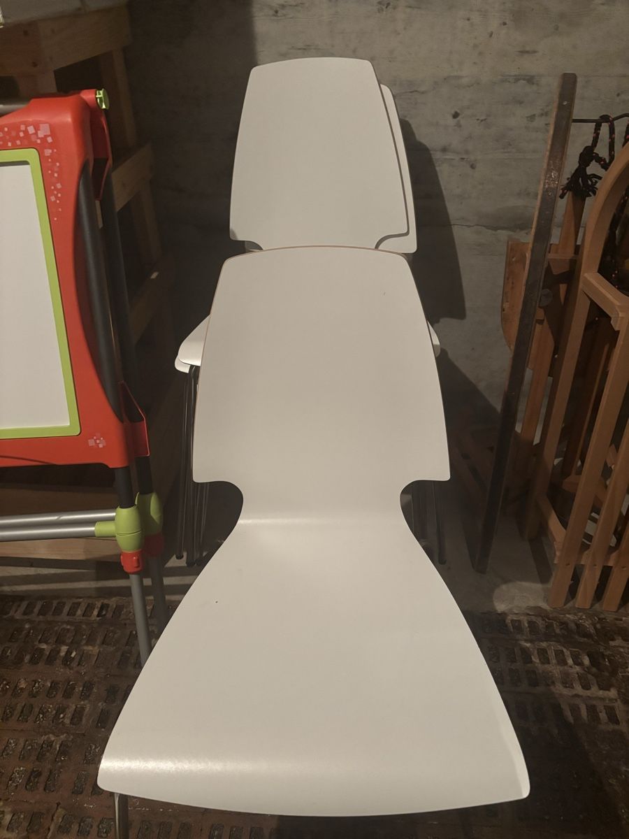Sedie: Stapelstühle weiss Metallgestell – Usato da Halden venduto da leyla_ze 1