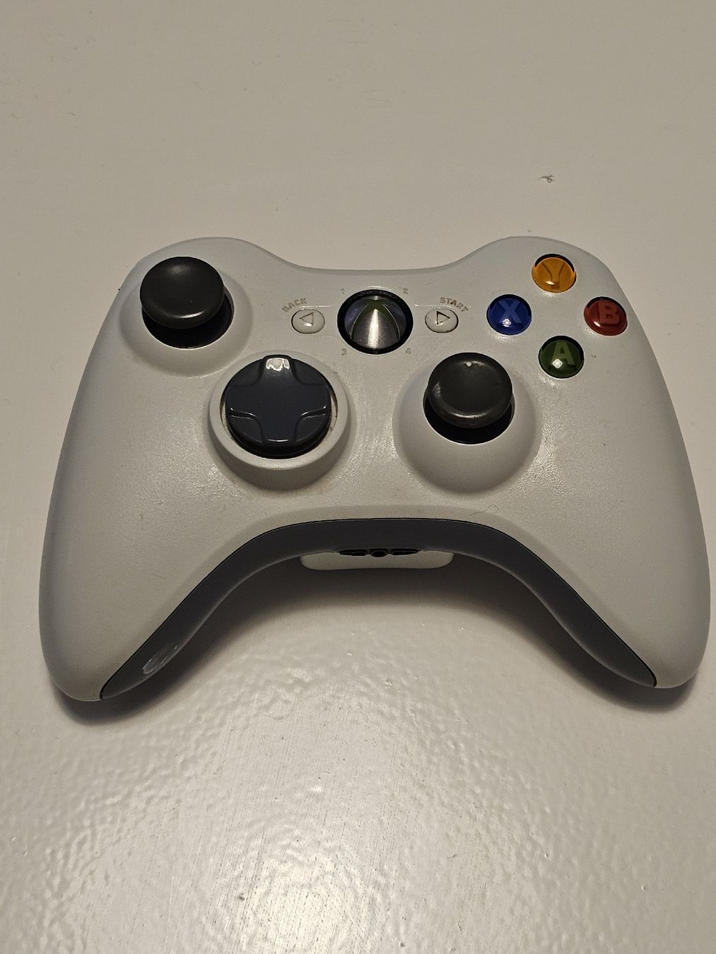 Controller: Manette sans fil Microsoft Xbox 360 blanche – Usato da Bulle venduto da Bflowx