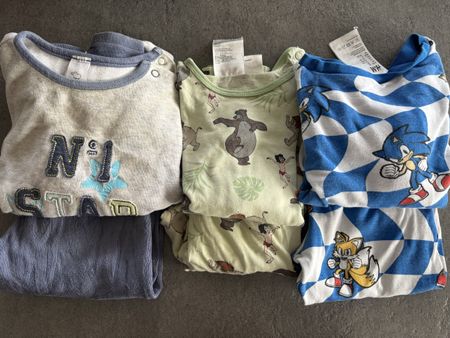 3x pyjamas taille 92