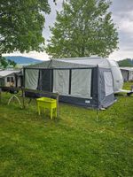 Wohnwagen auf campingplatz