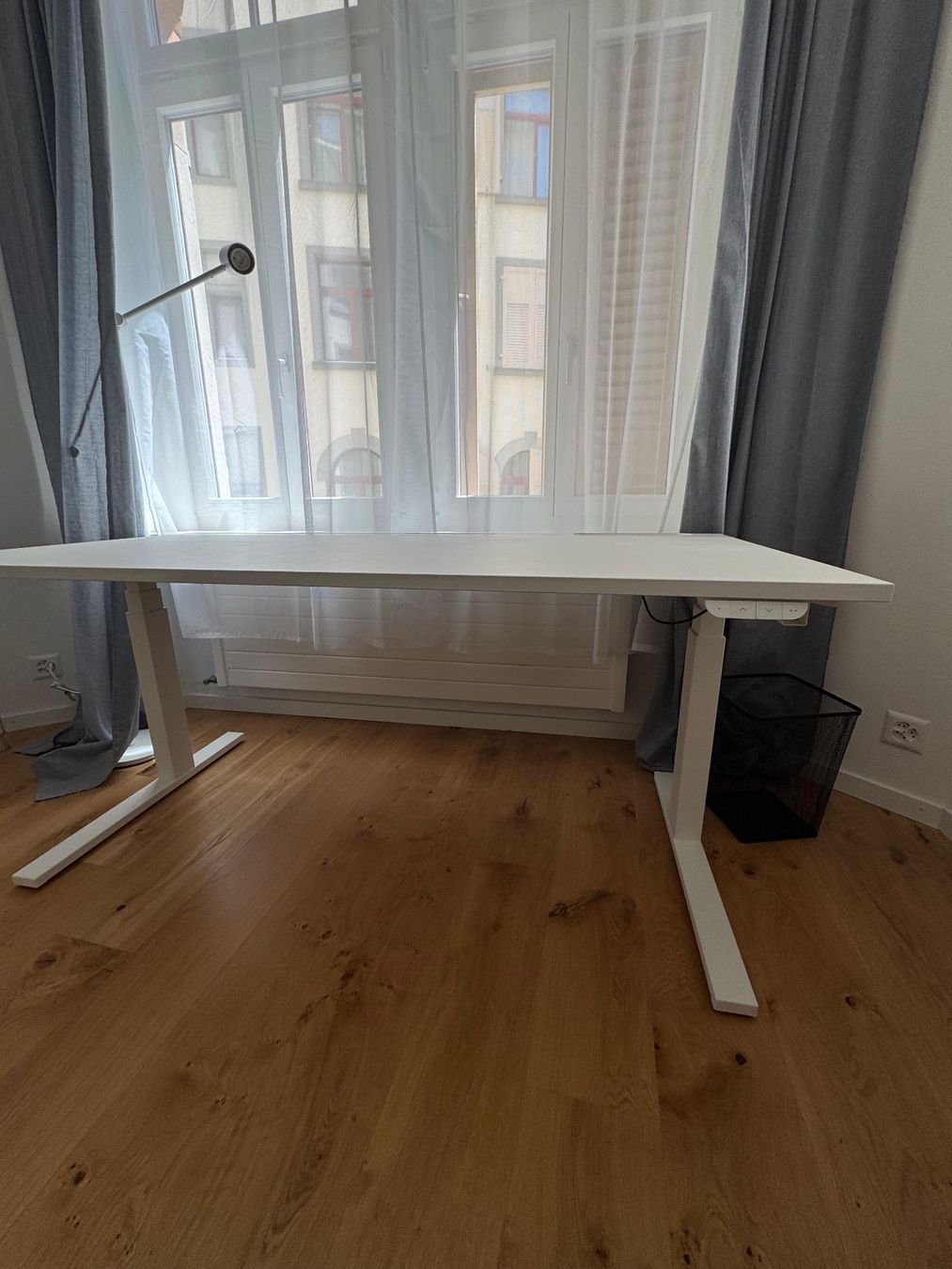 Ikea Scrivanie: IKEA MITTZON Steh/Sitzpult Elektr. – Usato da Küsnacht ZH venduto da reto-ch 2