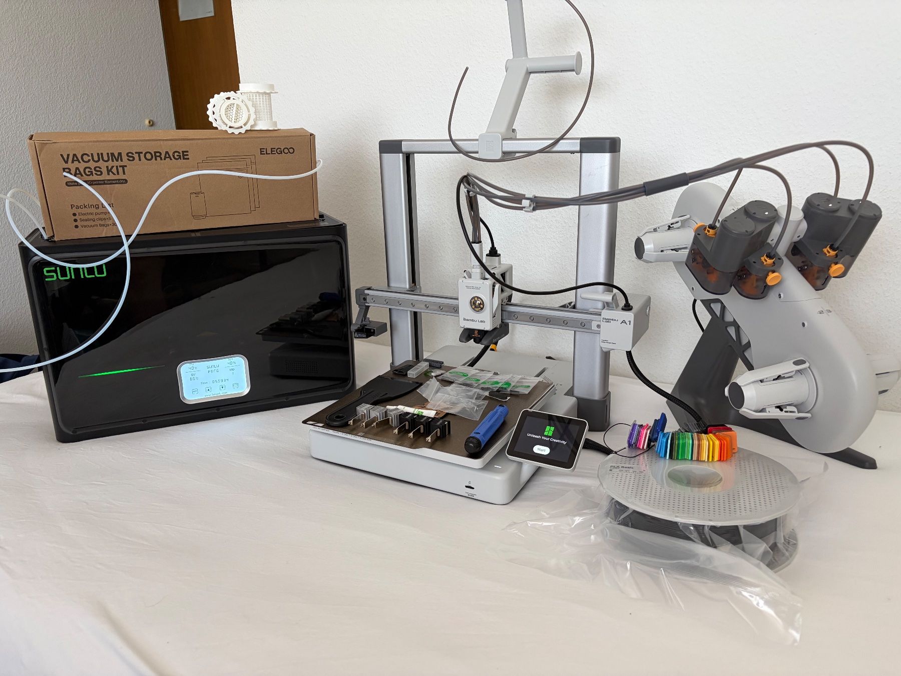 Bambu Lab Imprimante 3D: Bambu Lab A1 Combo, Filamenttrockner & Weiteres – D'occasion à Münsterlingen par SLano