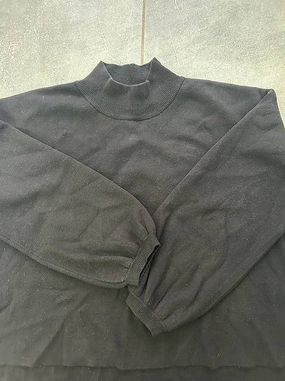 Pulls & Sweat-shirts: Langärmliger Pullover – D'occasion à Gossau SG par Koumichel16 1