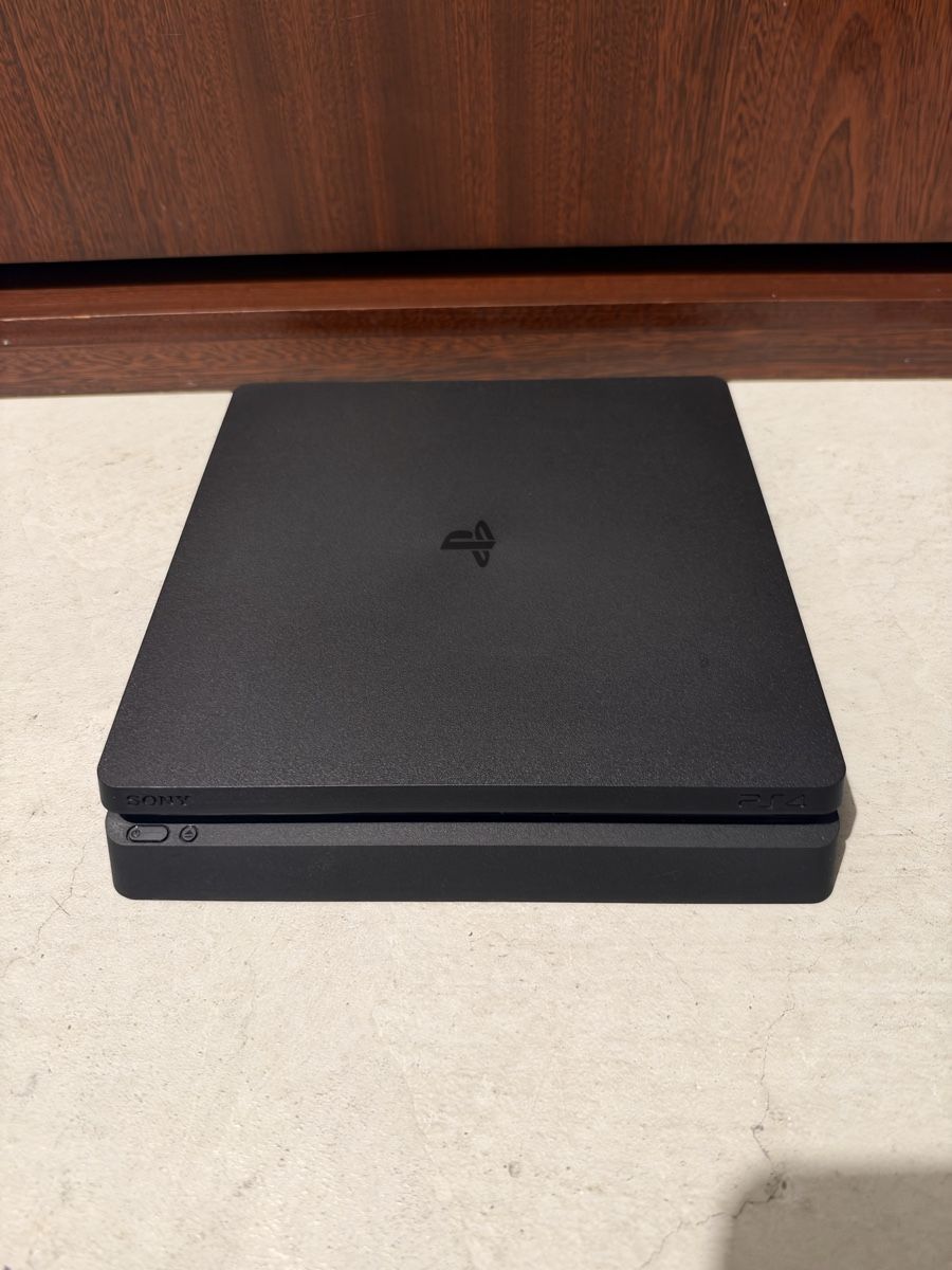 Sony Konsolen: PS4 Slim 1TB – Gebraucht aus Küsnacht ZH von teazh 2