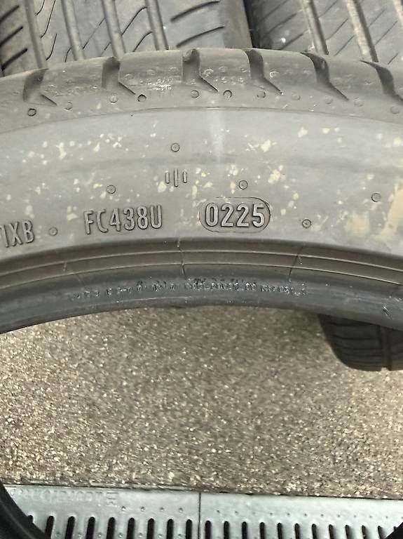 Pirelli Pneus & Kompletträder: Pirelli Sommerreifen 235/40 R19 – Gebraucht aus Dübendorf von jantar1985 1