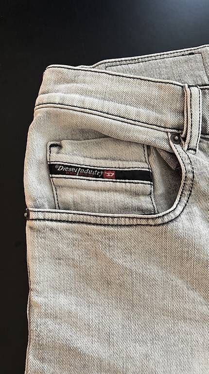 Diesel Jeans: Jeans Diesel 32x32 – Usato da Zürich venduto da lupolupo 3