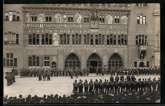 Cartoline postali: Foto-AK Basel, Militärische Parade mit  – Usato da Berlin venduto da bartko-reher