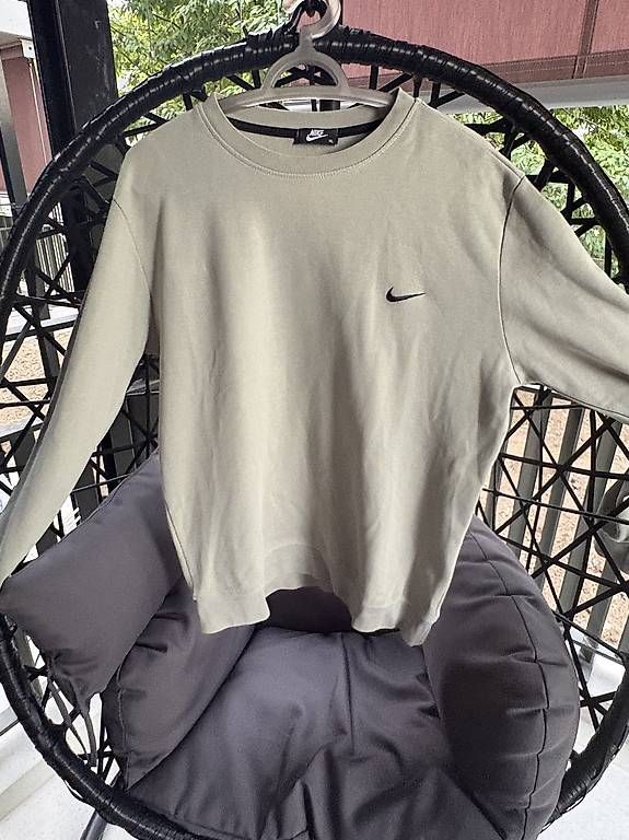 Pullover & Sweatshirts: Nike Pullover – Gebraucht aus Zürich von muz_2sy7 1