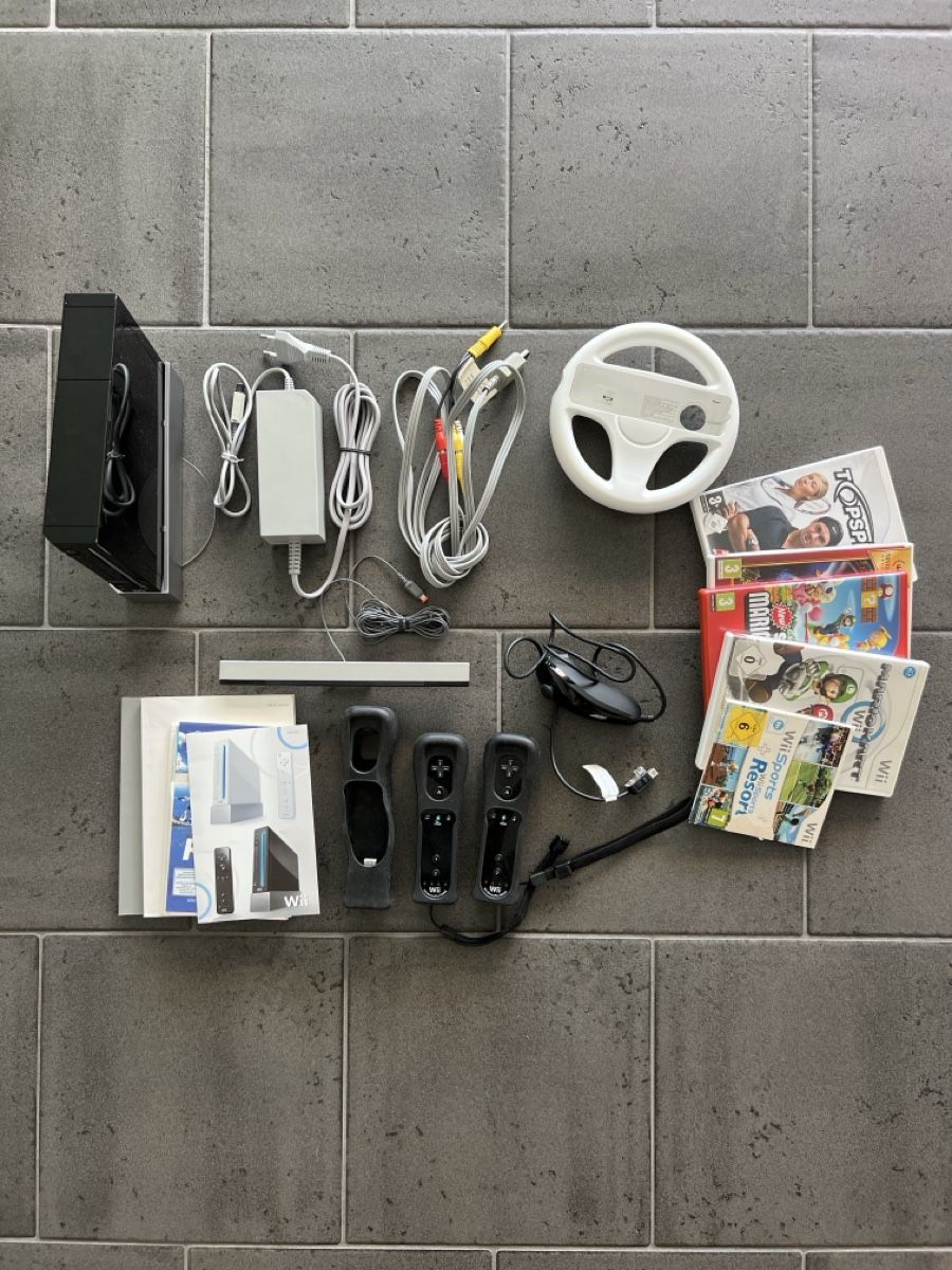 Nintendo Console: Nintendo Wii Set mit Spielen & Lenkrad – Usato da Dällikon venduto da ric_bh2m