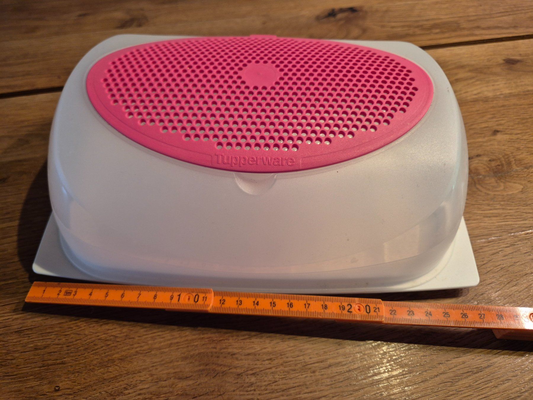 Tupperware Behälter & Ähnliches: Tupperware Käsebehälter - selten benutzt - Top! – Gebraucht aus Reutigen von Cheeta29