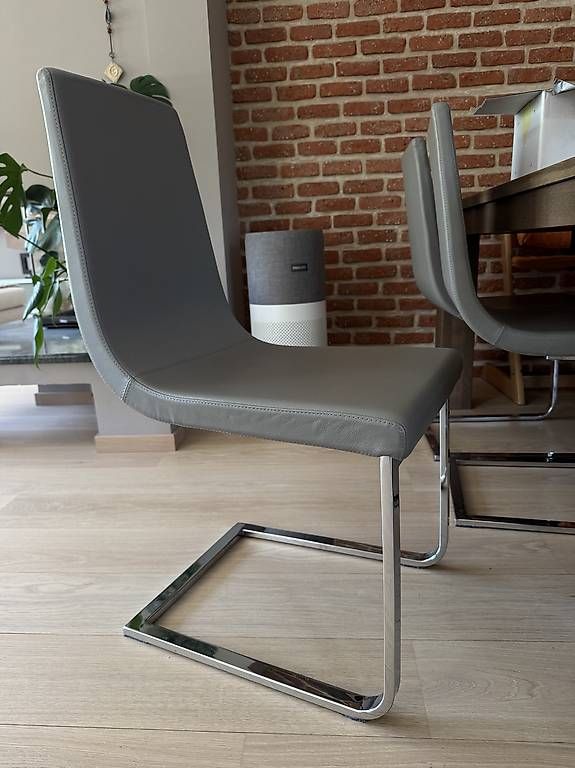 Sedie: Chaises Calligaris cuir Offre à saisir – Usato da Yvorne venduto da Pag8 1