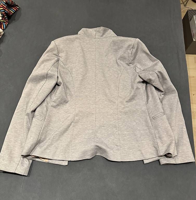 Jacken: Blazer Grau  – Gebraucht aus Sarnen von Sejosa15 2