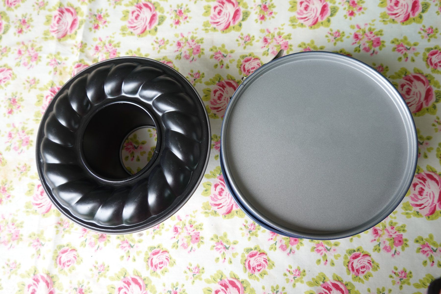 Moules à gâteaux: Backform Set Gugelhupf und Springform 3-teilig NEU – Neuf (Voir description) à Jona par simongarden 3