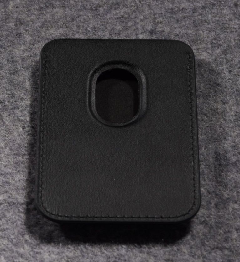 Altro in  Abbigliamento & Accessori: Magnetischer Kartenhalter für iPhone – Nuovo e nell'imballaggio originale da Winterthur venduto da Regton 1