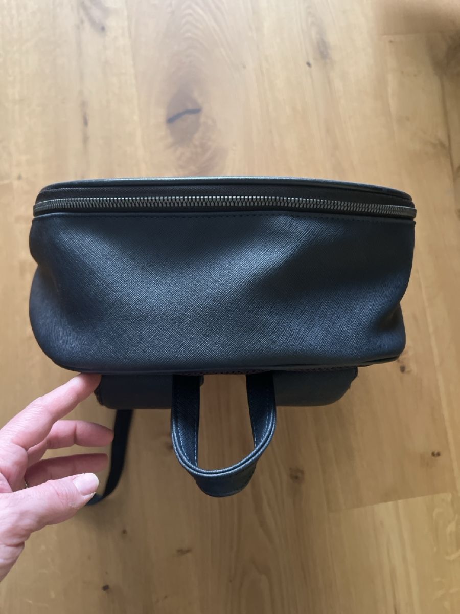 Rucksäcke: Dunkelblauer Rucksack, neuwertig – Gebraucht aus Recherswil von ch0_y9gb 2