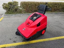 Kehrmaschine mit Benzinmotor