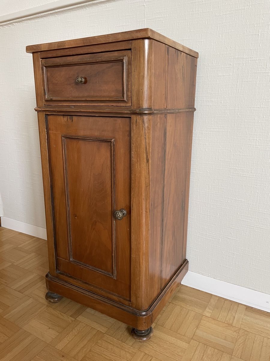 Kommoden: Antike Holzkommode mit Schublade und Türe – Gebraucht aus Winterthur von Zickler