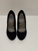 Schwarze Plateau Pumps, Wildlederoptik