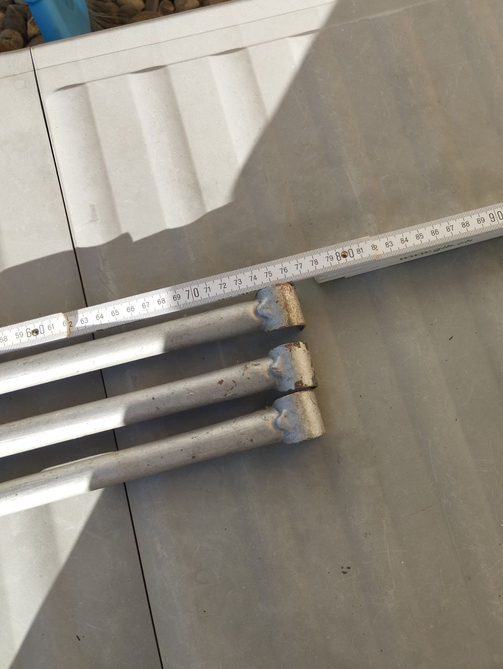 Supporti a parete: 3x Metallstangen / Gestängestreben – Usato da Ostermundigen venduto da Dinge1 8