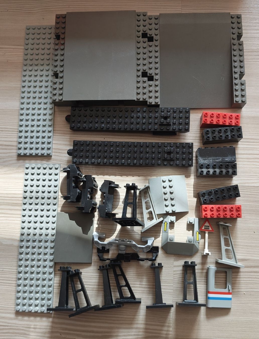 Lego Giocattoli: Lego Eisenbahn Teile gemischt – Usato da Effretikon venduto da Superkarin7