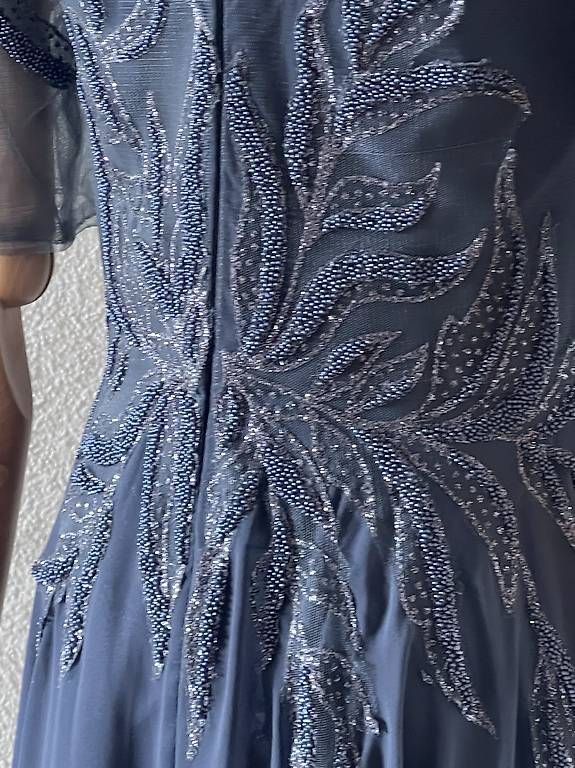 Vestiti: Abendkleid  – Usato da Winterthur venduto da Anjarys 1